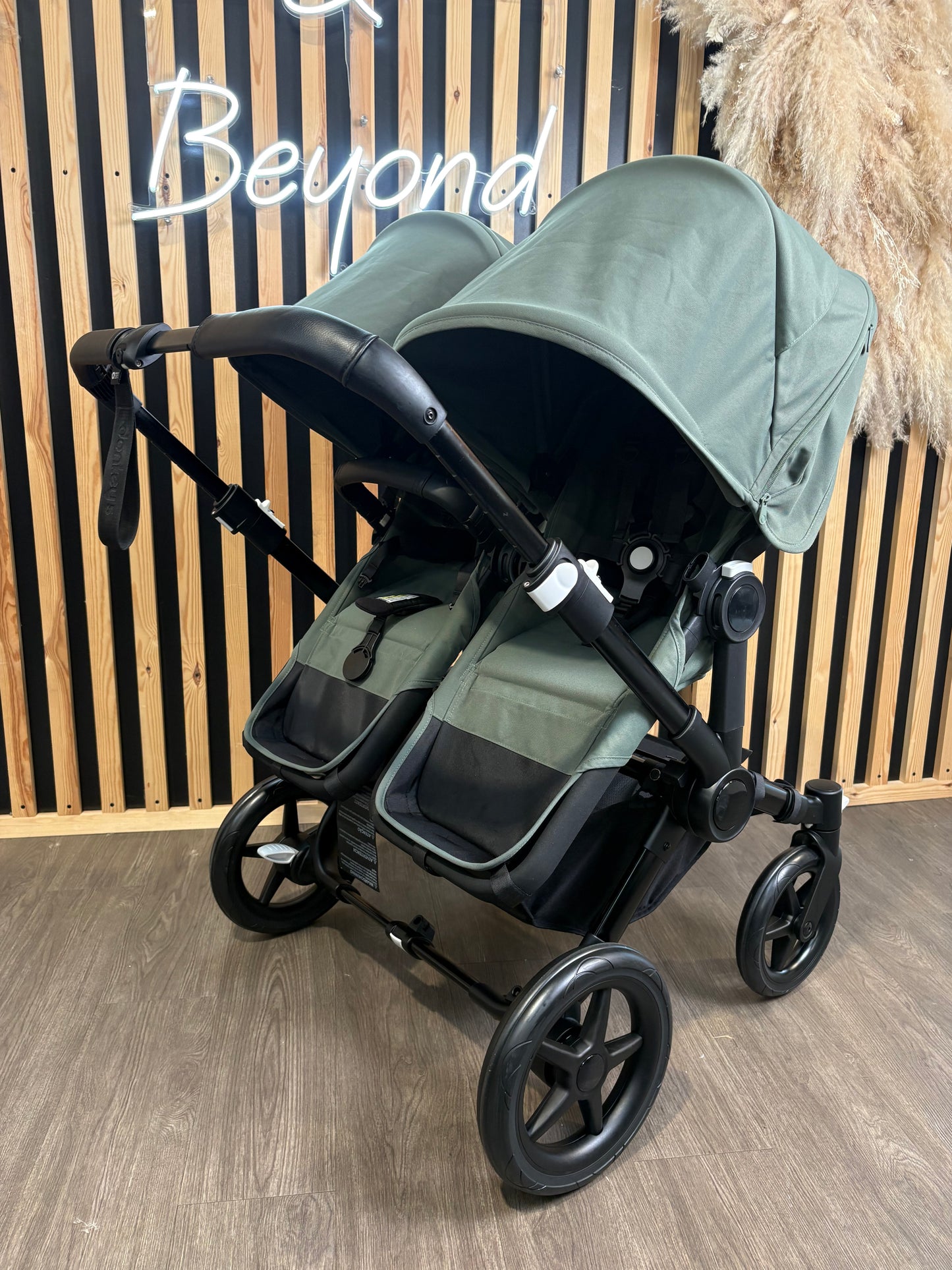 PRE LOVED Bugaboo Donkey5 Duo Travel System - Forest Green
