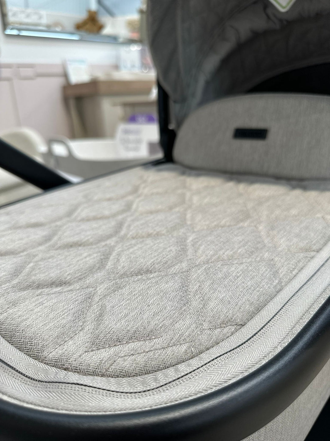 EX DISPLAY Venicci Tinum Edge 3in1 Travel System - Dust