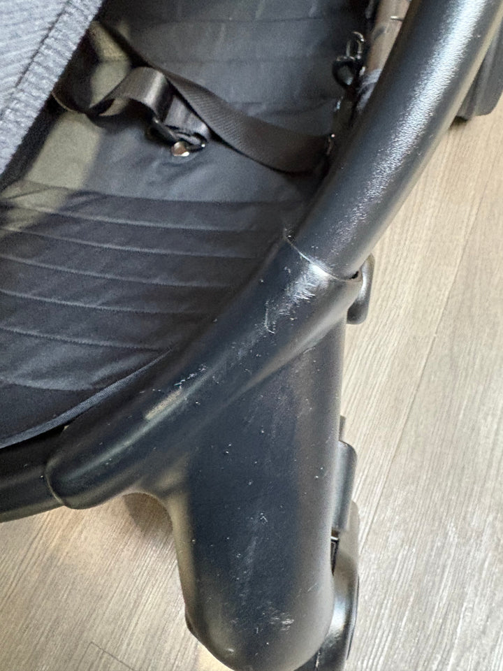 PRE LOVED iCandy Peach 7 Travel System - Jet/Black