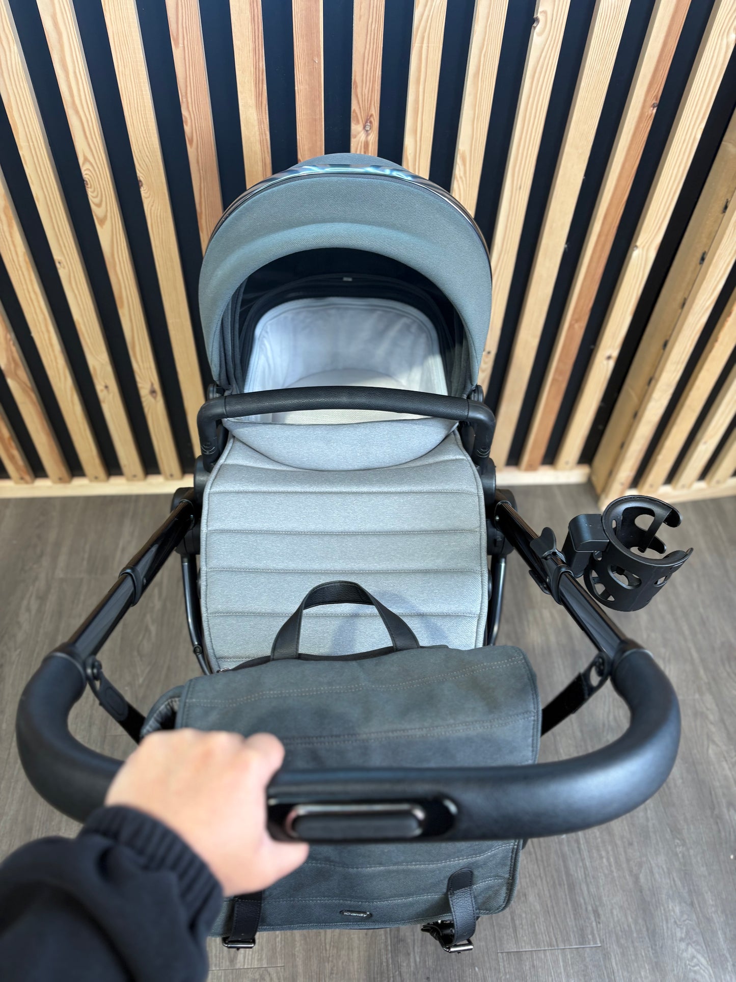 PRE LOVED iCandy Peach 7 Pram, Pushchair + Accessories - Phantom/Truffle