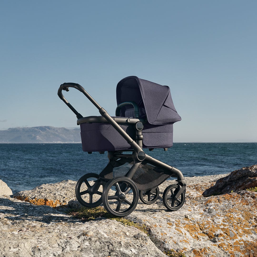 Bugaboo Fox 5 Renew Ultimate Newborn Otter Travel System
 - Deep Indigo