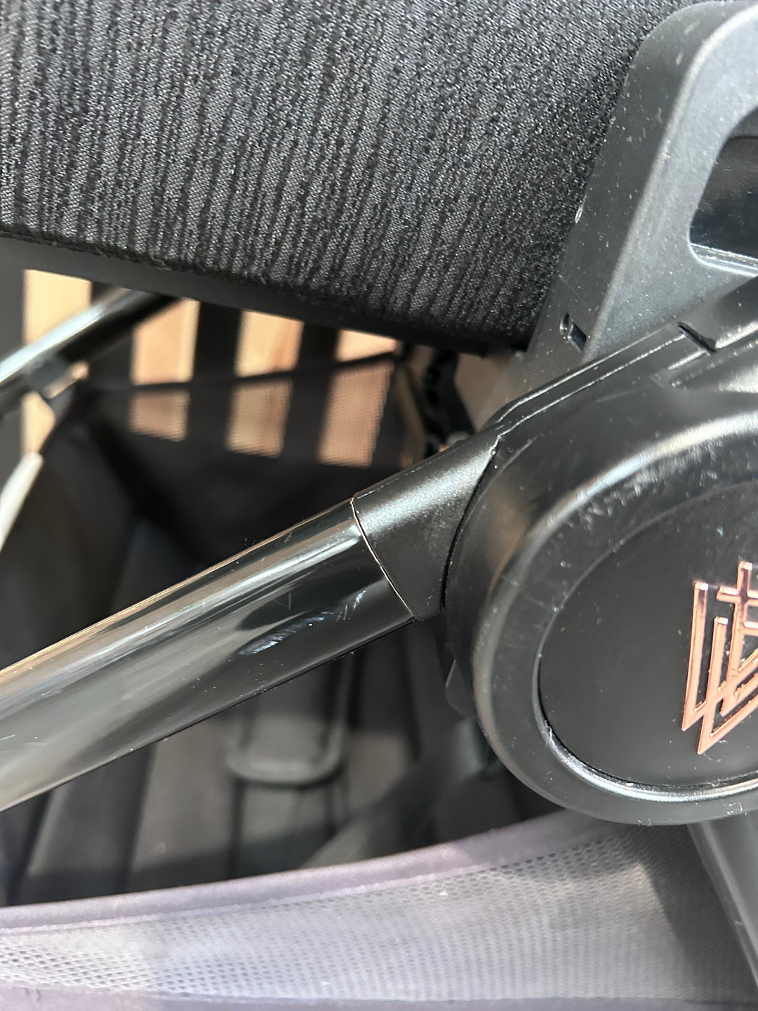 PRE LOVED Venicci Tinum 2.0 2-in-1 Travel System - SE Stylish Black