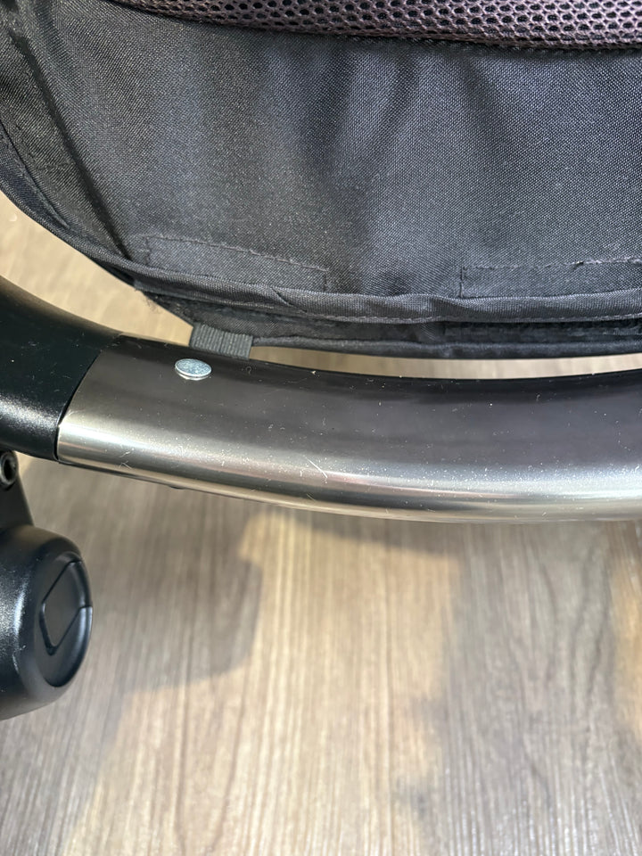 PRE LOVED Mamas & Papas Ocarro Travel System - Everest