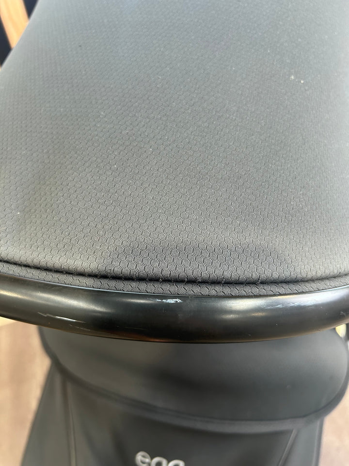 PRE LOVED egg2 Travel System - Just Black