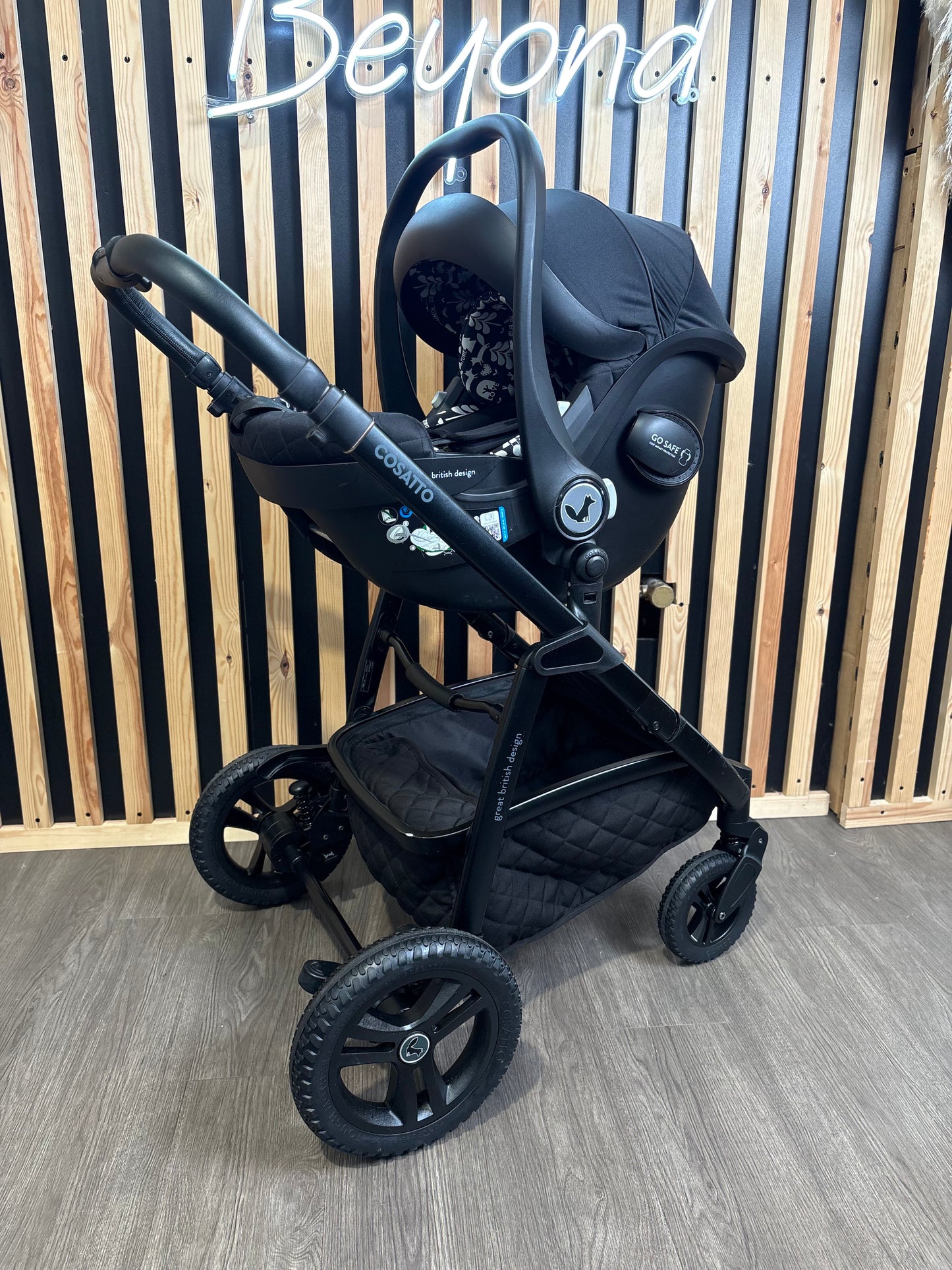 PRE LOVED Cosatto Wow 3 Travel System - Silhouette