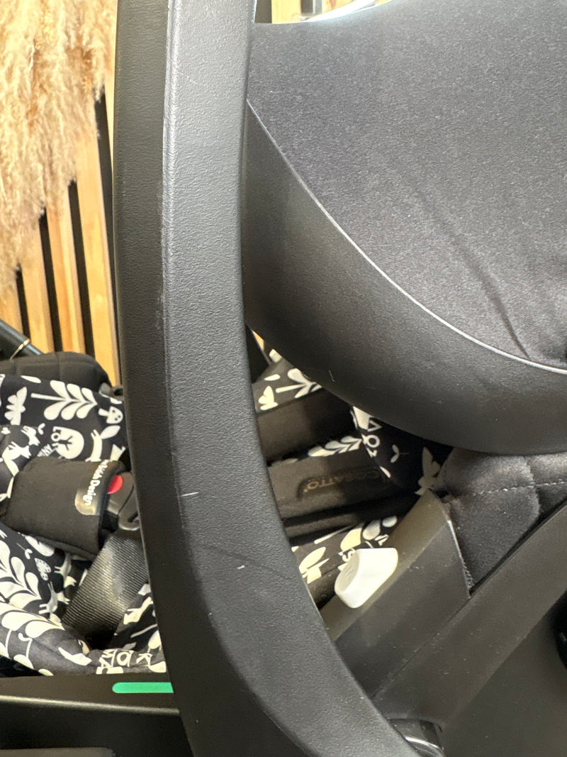 PRE LOVED Cosatto Wow 3 Travel System - Silhouette