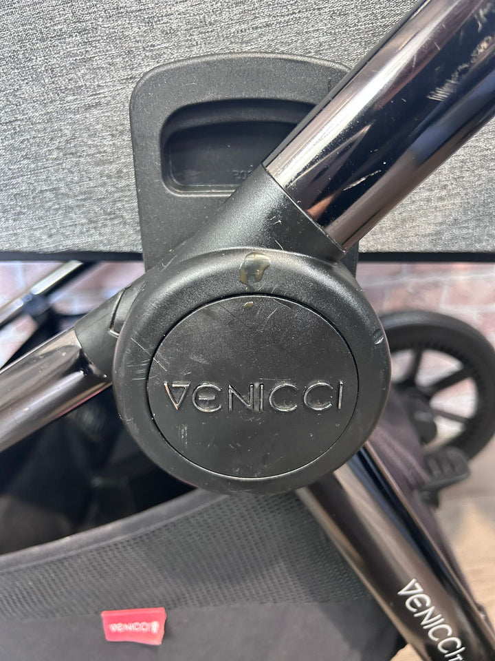 PRE LOVED Venicci Tinum 2 in 1 Travel System - Grey