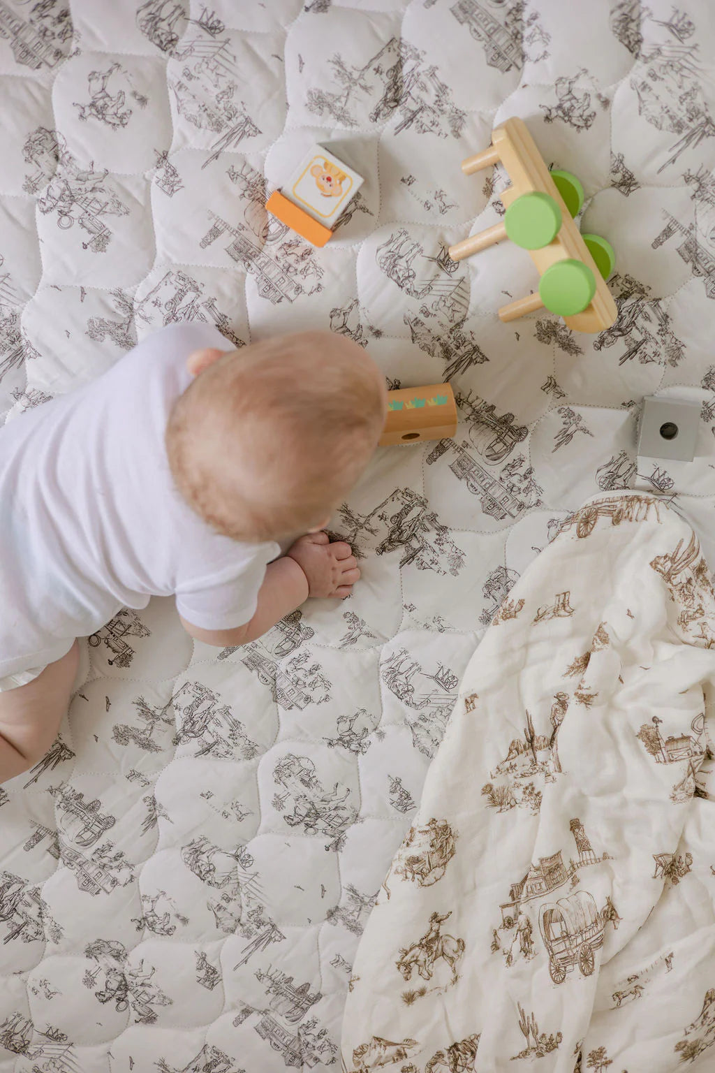 Gilded Bird Western Toile Quilted Playmat