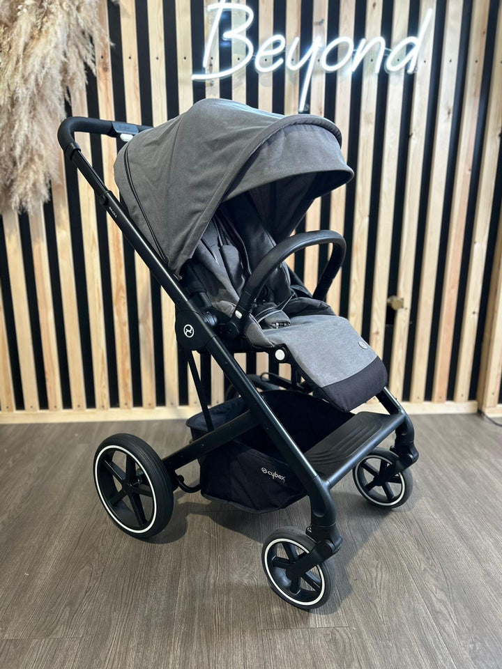 PRE LOVED Cybex Balios S Parent & World Facing Pushchair - Grey