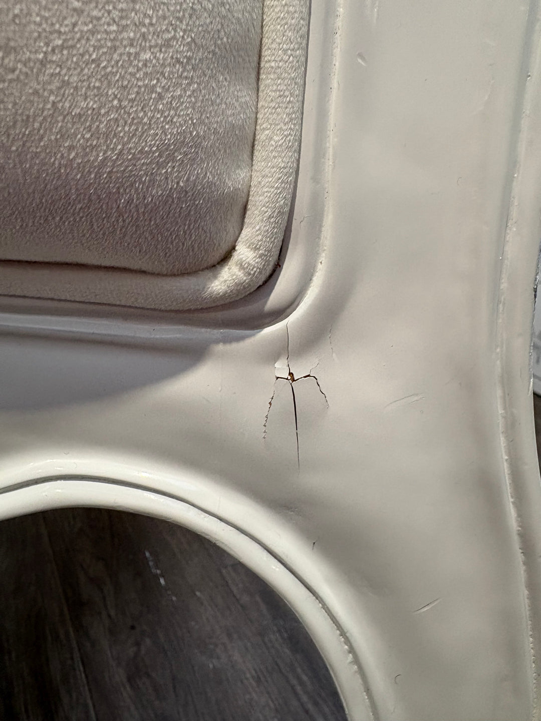 PRE LOVED Ling Lux Cradle - White