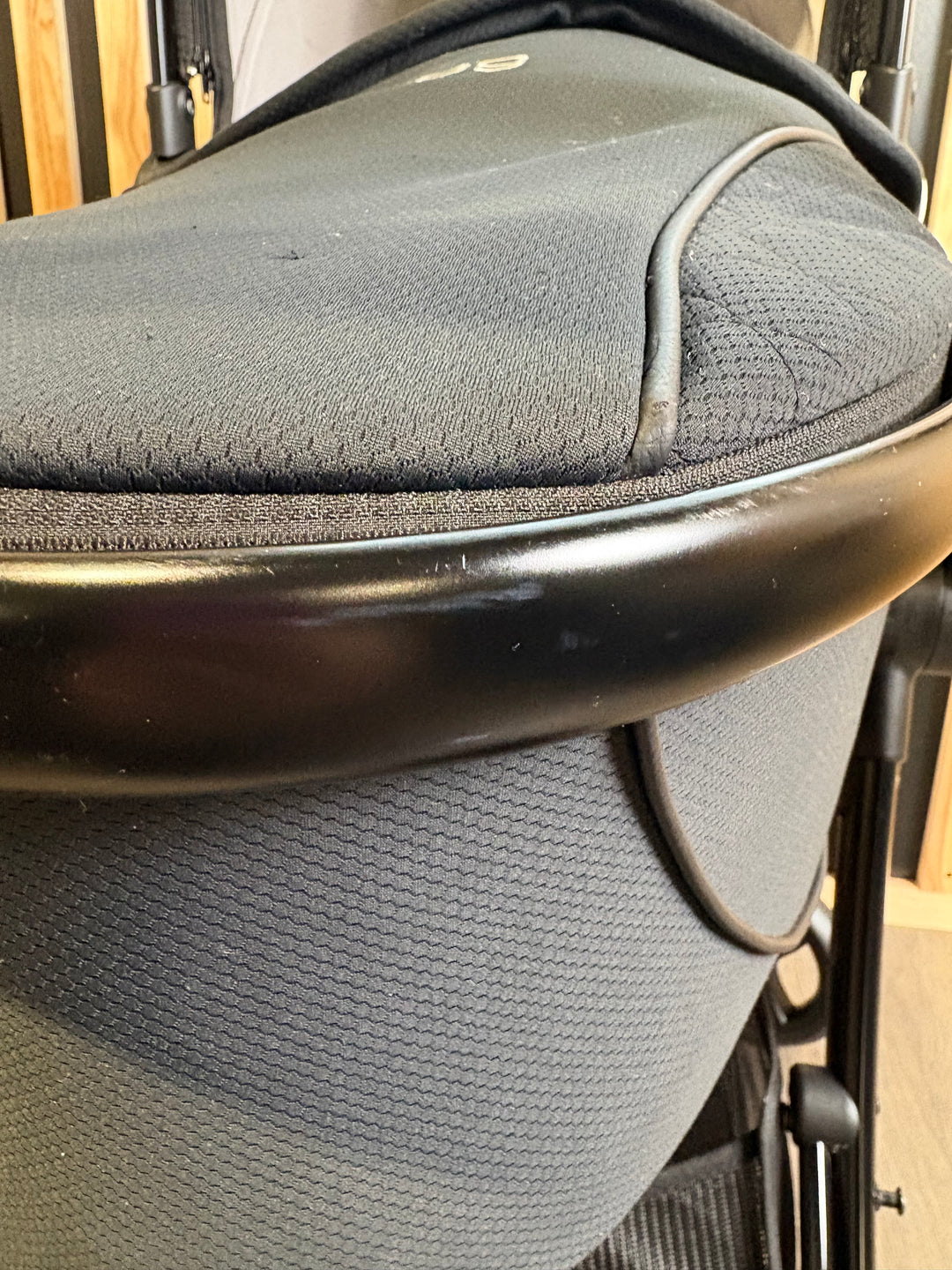 PRE LOVED egg2 Travel System - Just Black