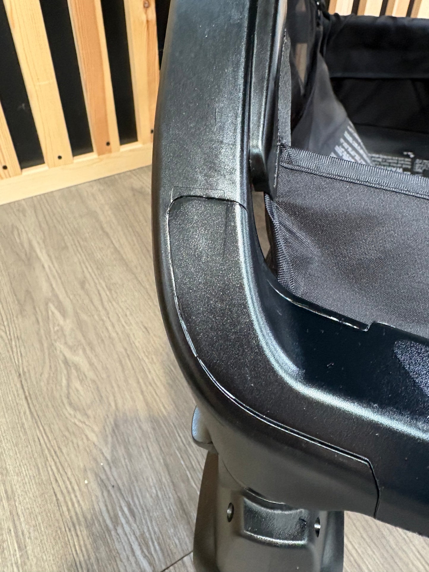 PRE LOVED Inglesina Aptica XT Travel System - Tiaga Green