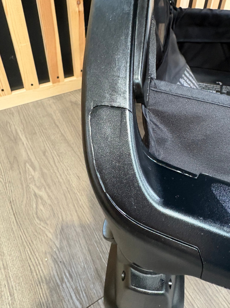 PRE LOVED Inglesina Aptica XT Travel System - Tiaga Green