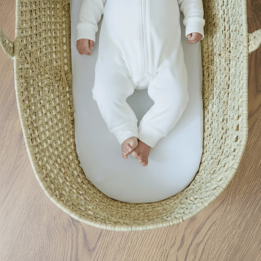Clair De Lune Dimple Palm Moses Basket With Stand & Bedding Bundle
