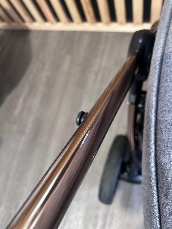 PRE LOVED Mamas & Papas Ocarro Travel System - Simply Lux