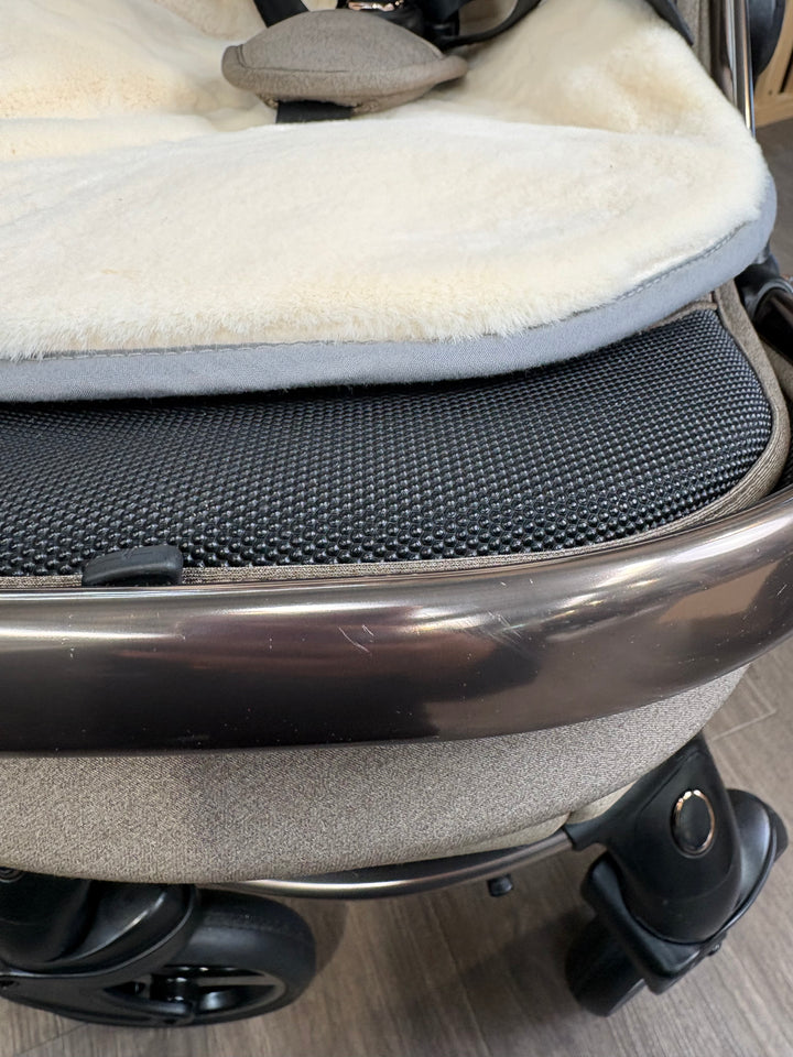 PRE LOVED egg2 Travel System - Mink