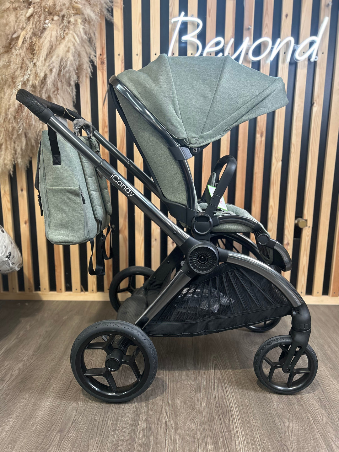 EX DISPLAY iCandy Core Light Moss Travel System Bundle