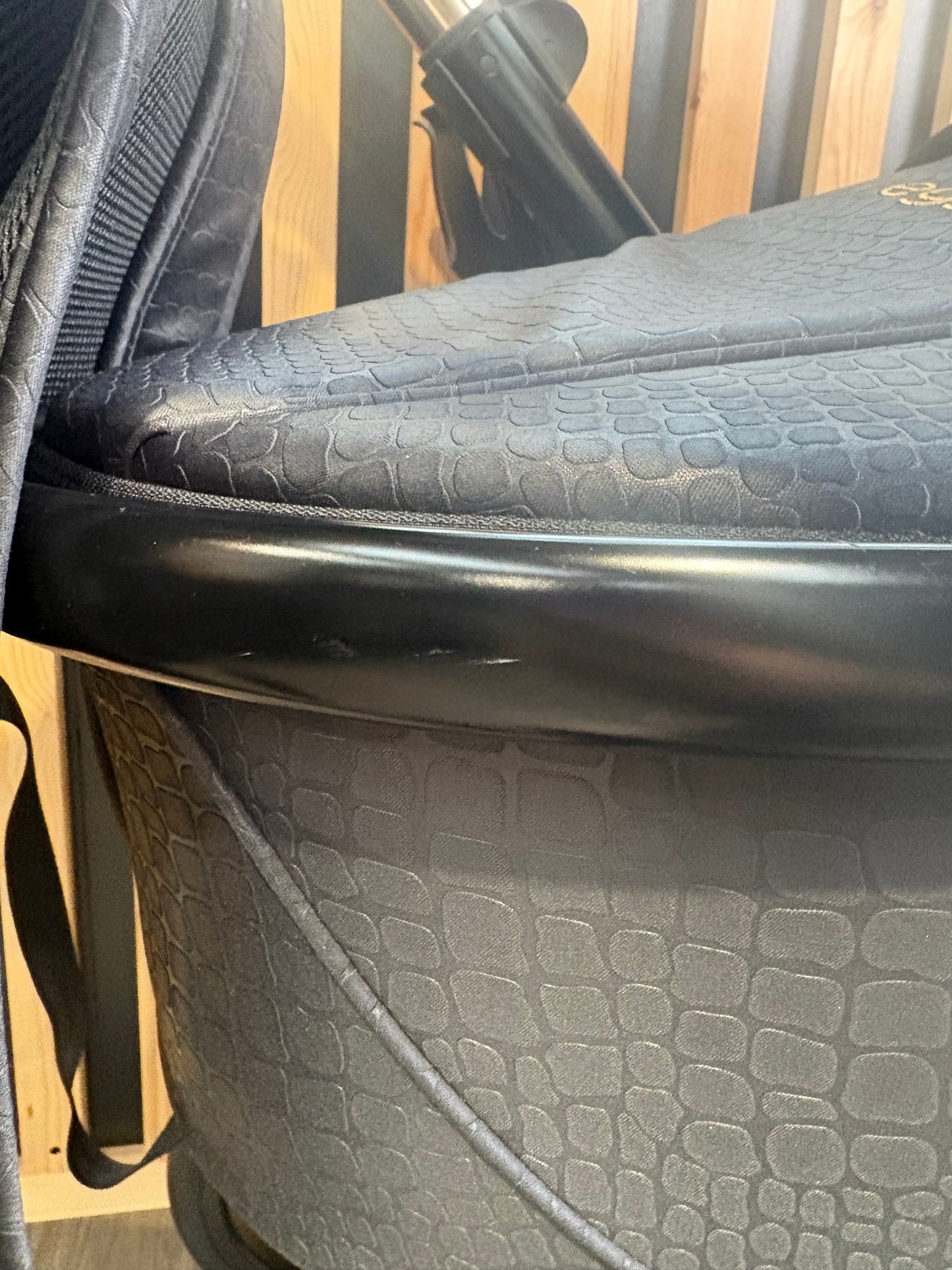 PRE LOVED egg2 Travel System - Jurassic Gold