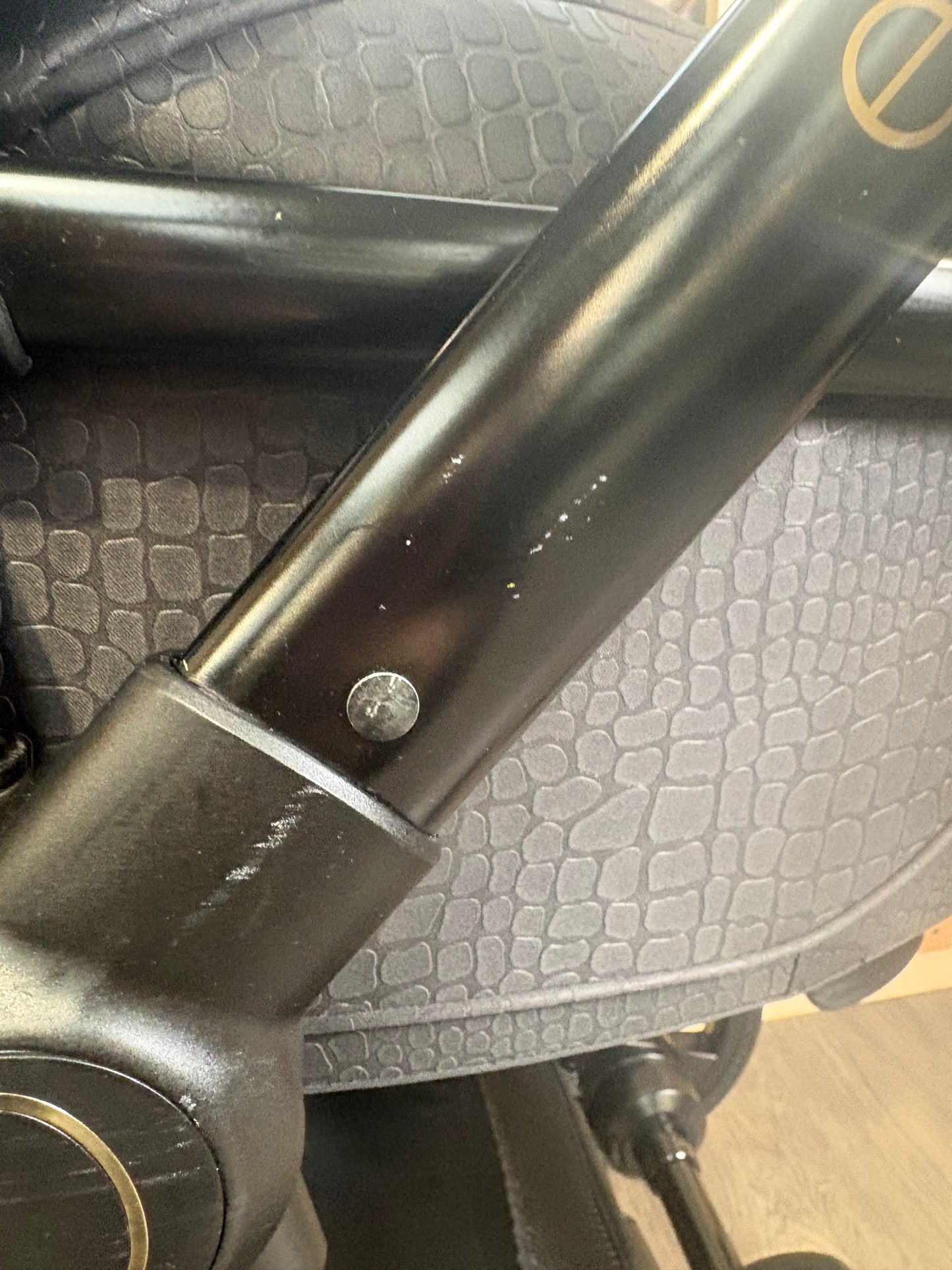 PRE LOVED egg2 Travel System - Jurassic Gold
