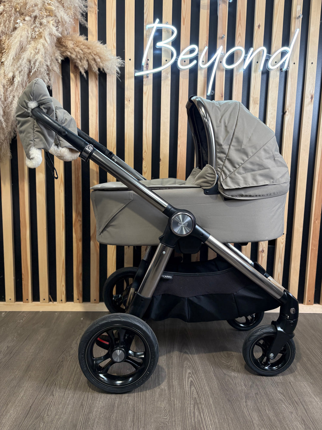 PRE LOVED Mamas & Papas Travel System - Everest