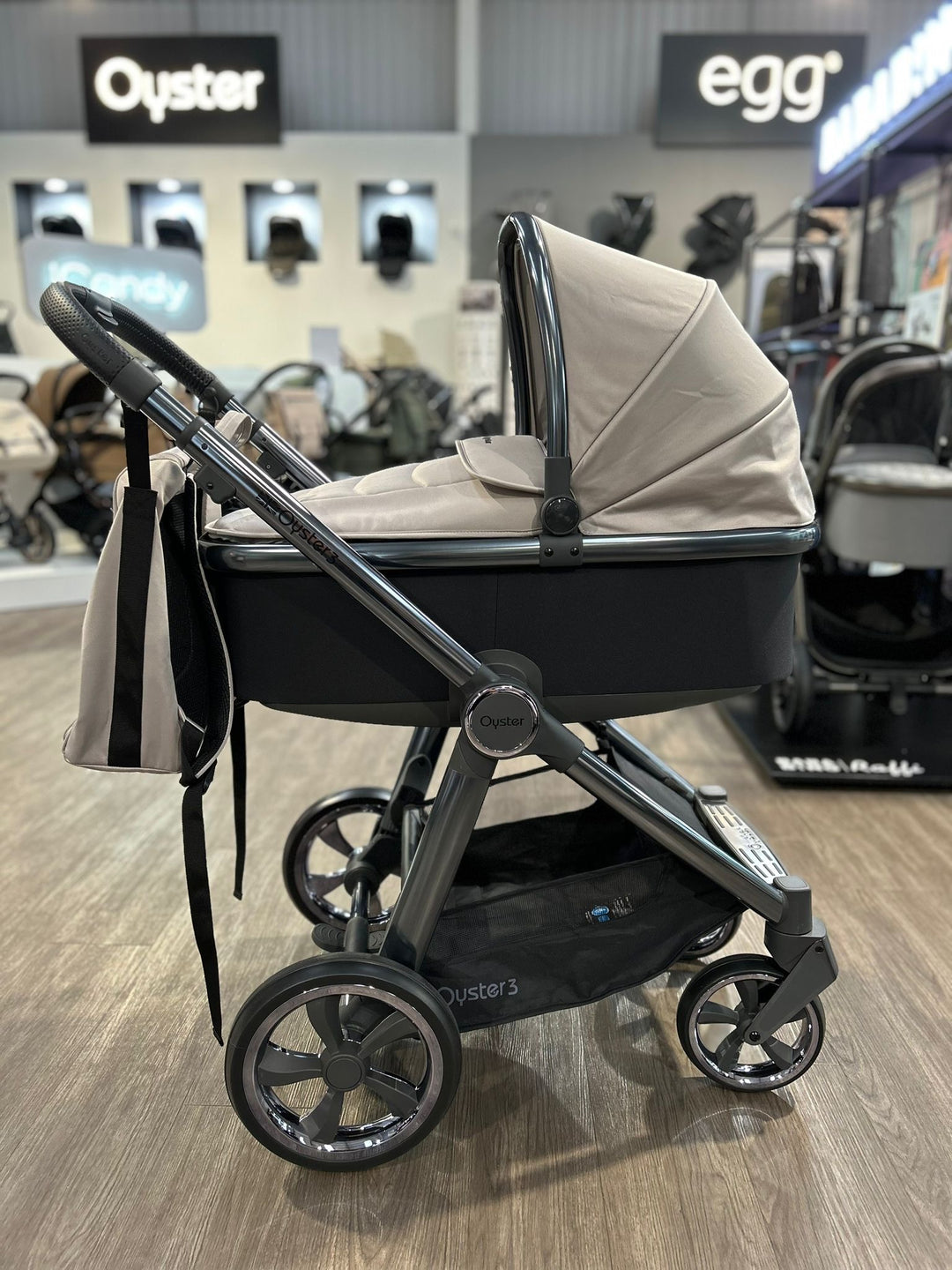 EX DISPLAY BabyStyle Oyster 3 Luxury Travel System - Stone