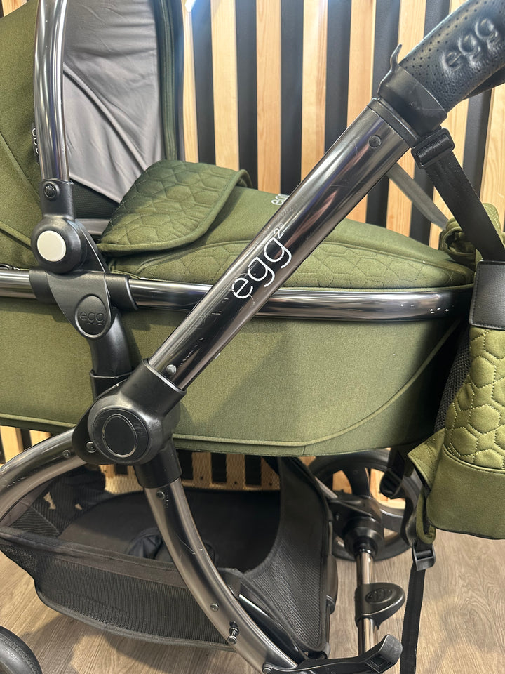PRE LOVED egg2 Travel System - Olive