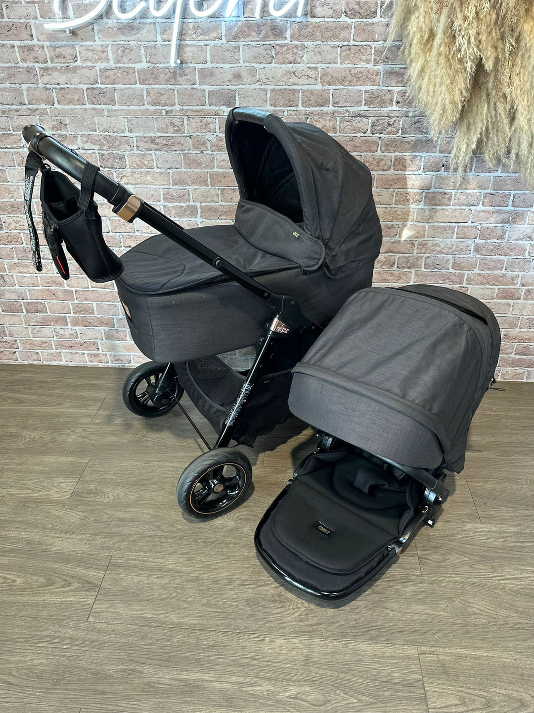 PRE LOVED Mamas & Papas FlipXT3 Travel System - Black/Rose Gold