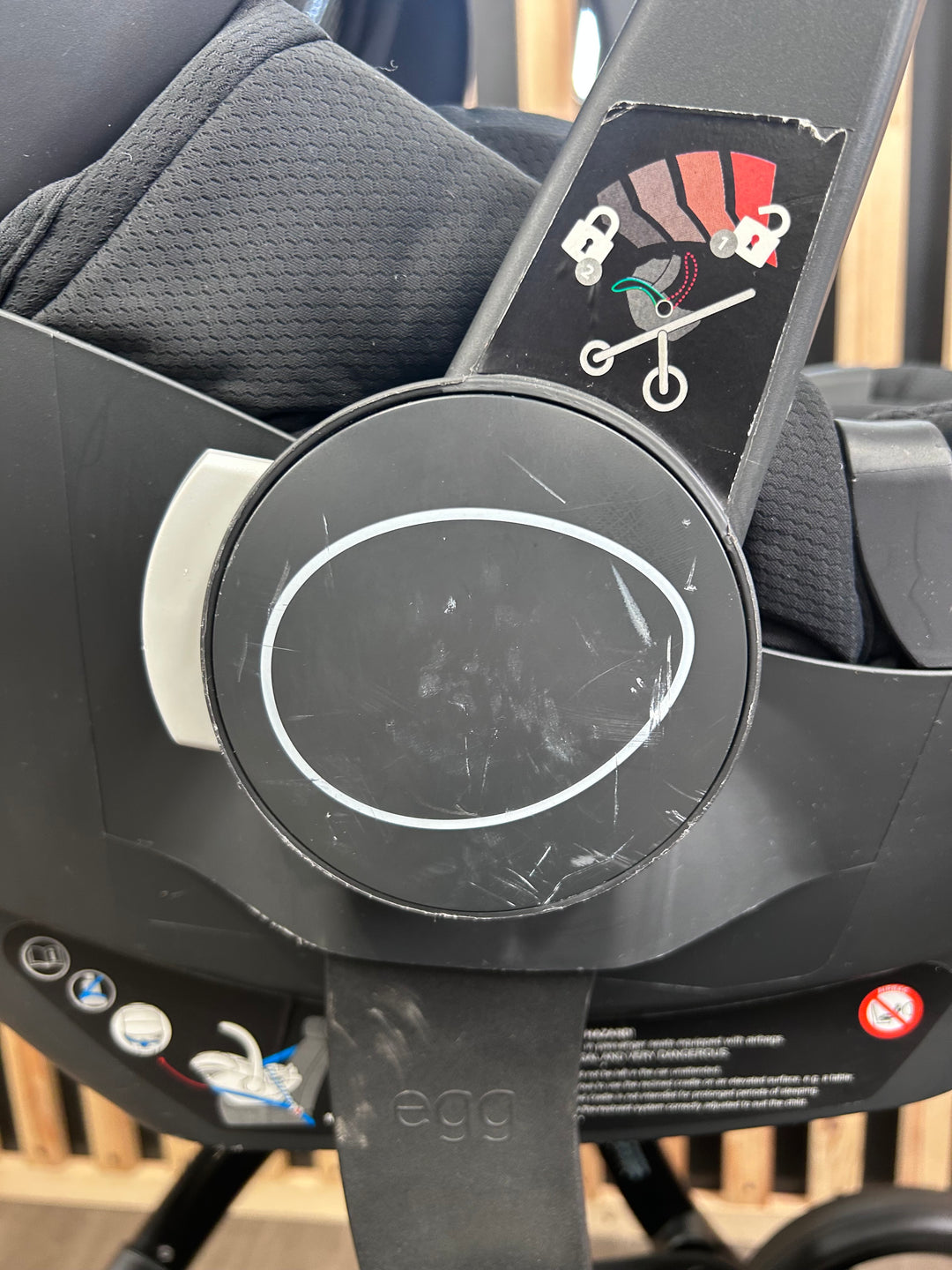 PRE LOVED egg2 Travel System - Just Black