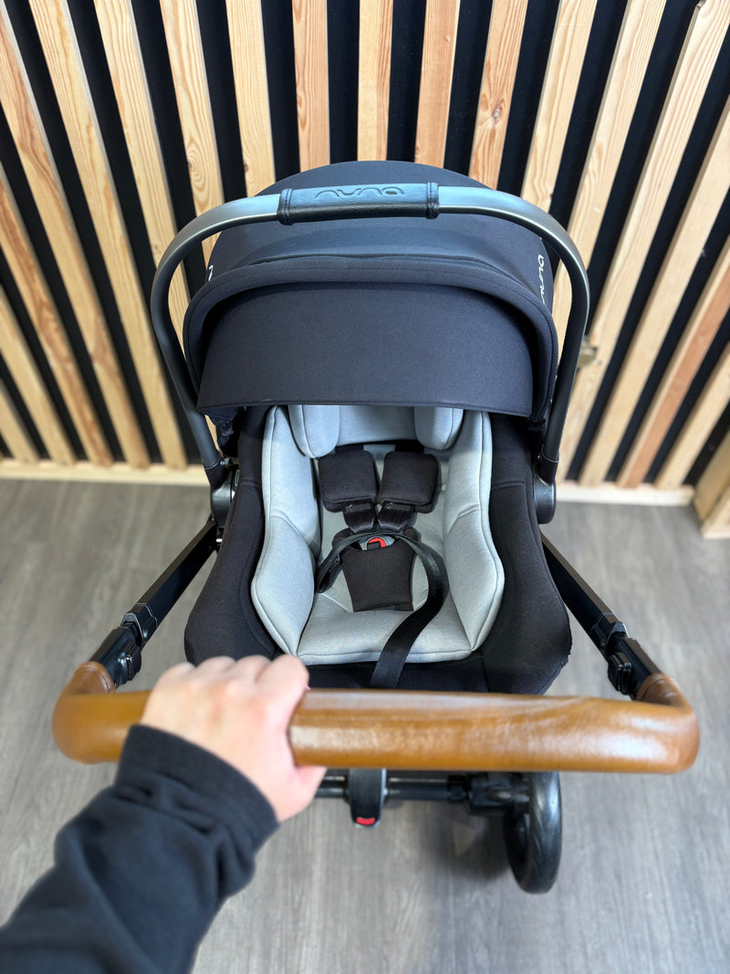 PRE LOVED Nuna Mixx Travel System - Caviar