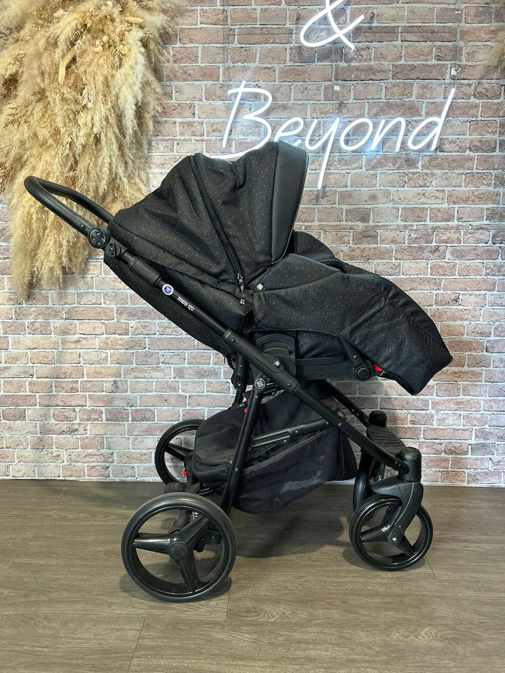 EX DISPLAY Mee-go Santino Galaxy Black 3in1 Travel System