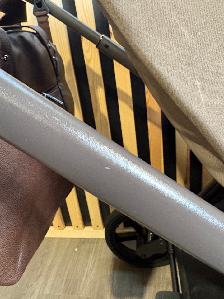 PRE LOVED Venicci Tinum Upline Pushchair - SE Powder