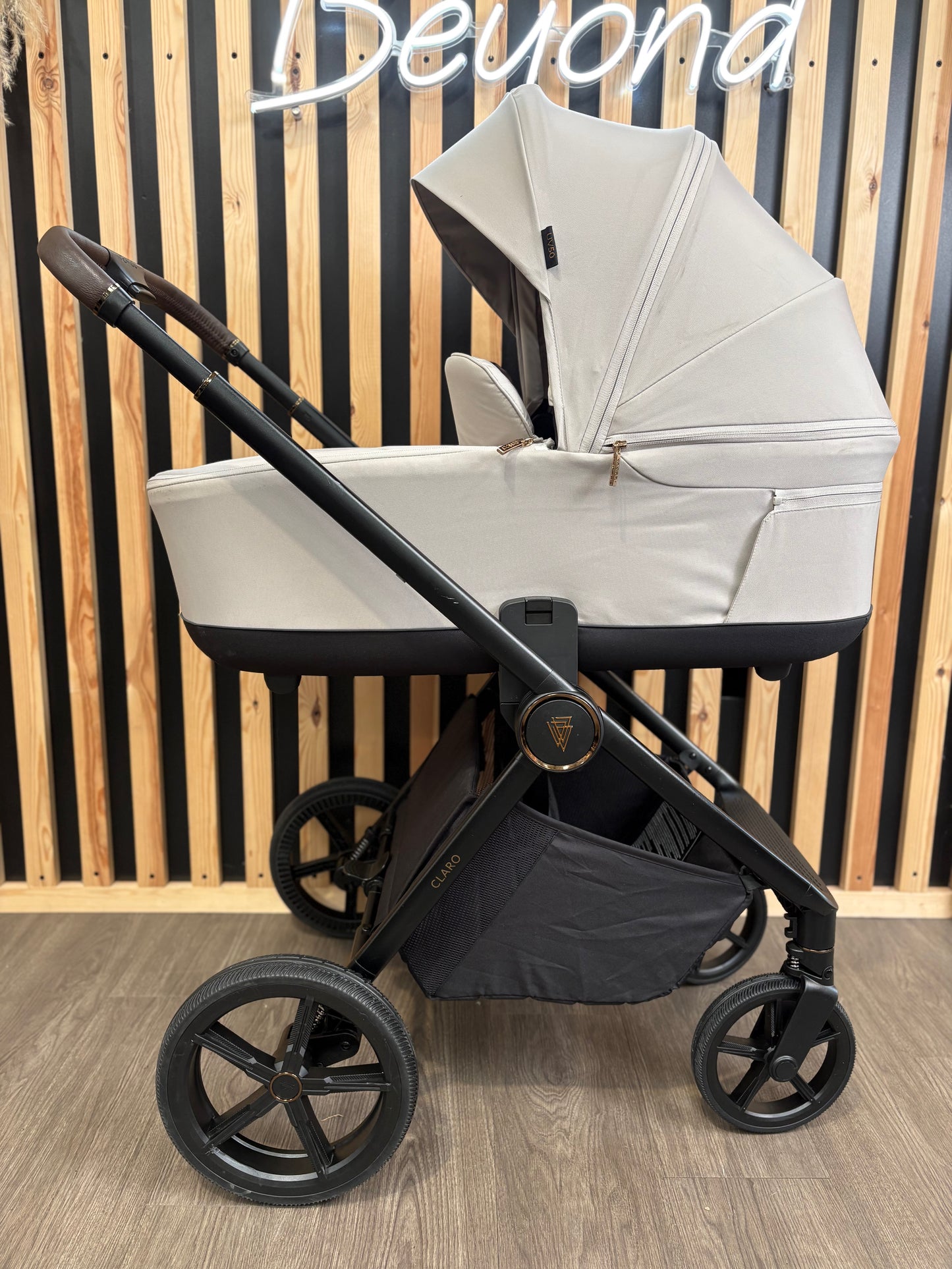 PRE LOVED Venicci Claro 3-in-1 Travel System - Vanilla