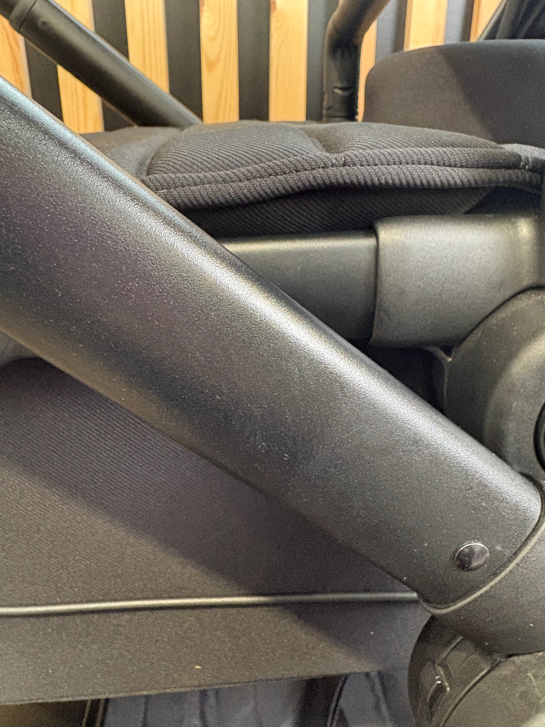 EX DISPLAY iCandy Peach 7 Travel System - Jet Black