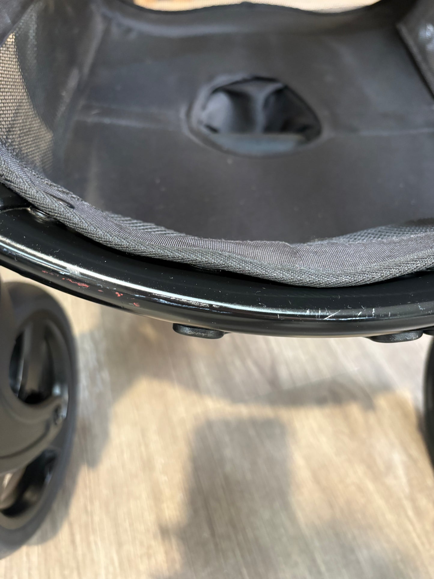 PRE LOVED egg2 Travel System - Jurassic Gold