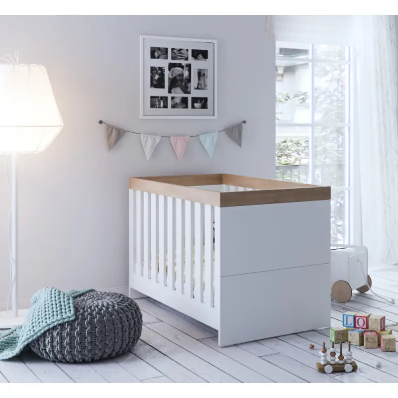 Little Acorns Burlington Cotbed - White/Oak