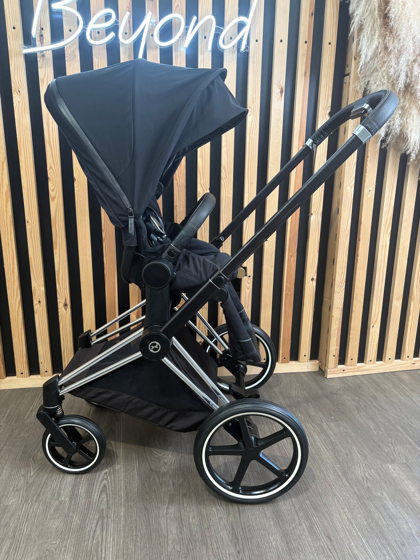 PRE LOVED Cybex Priam 2-in-1 Travel System - Sepia Black on Chrome