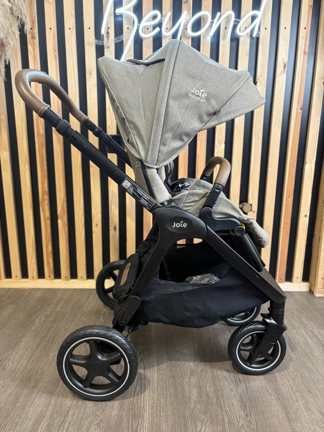 PRE LOVED Joie Finiti Pushchair - Maple