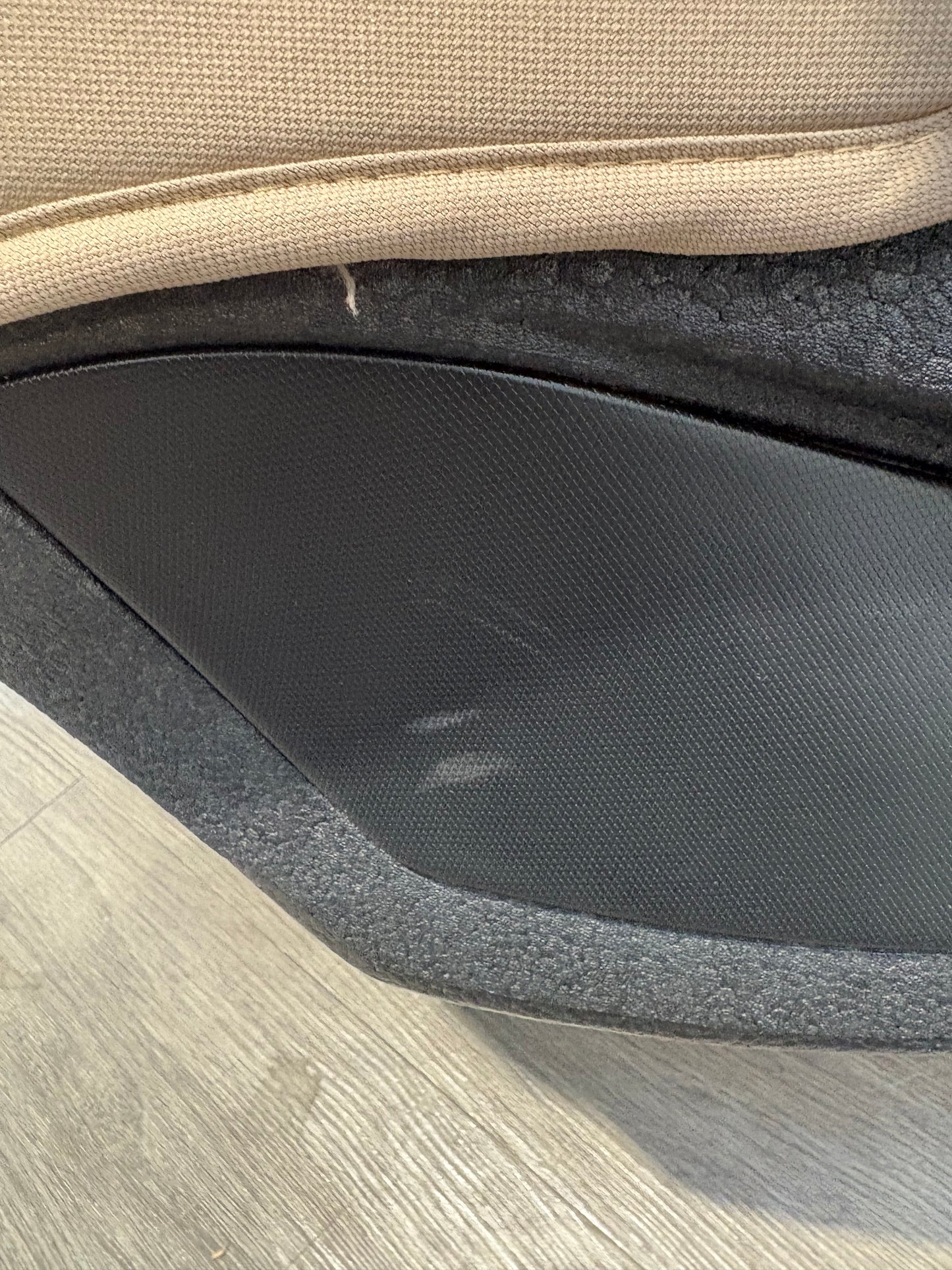 EX DISPLAY Avionaut Pixel 3 Lightweight Car Seat - Beige