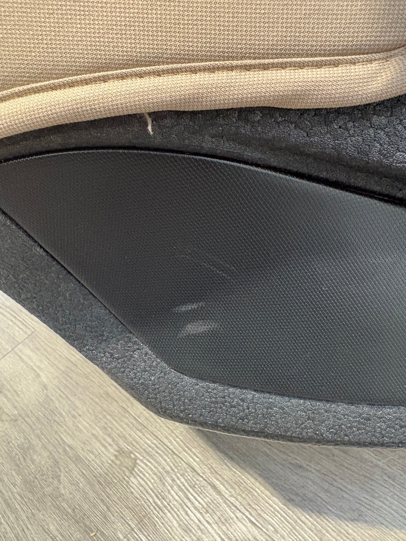 EX DISPLAY Avionaut Pixel 3 Lightweight Car Seat - Beige