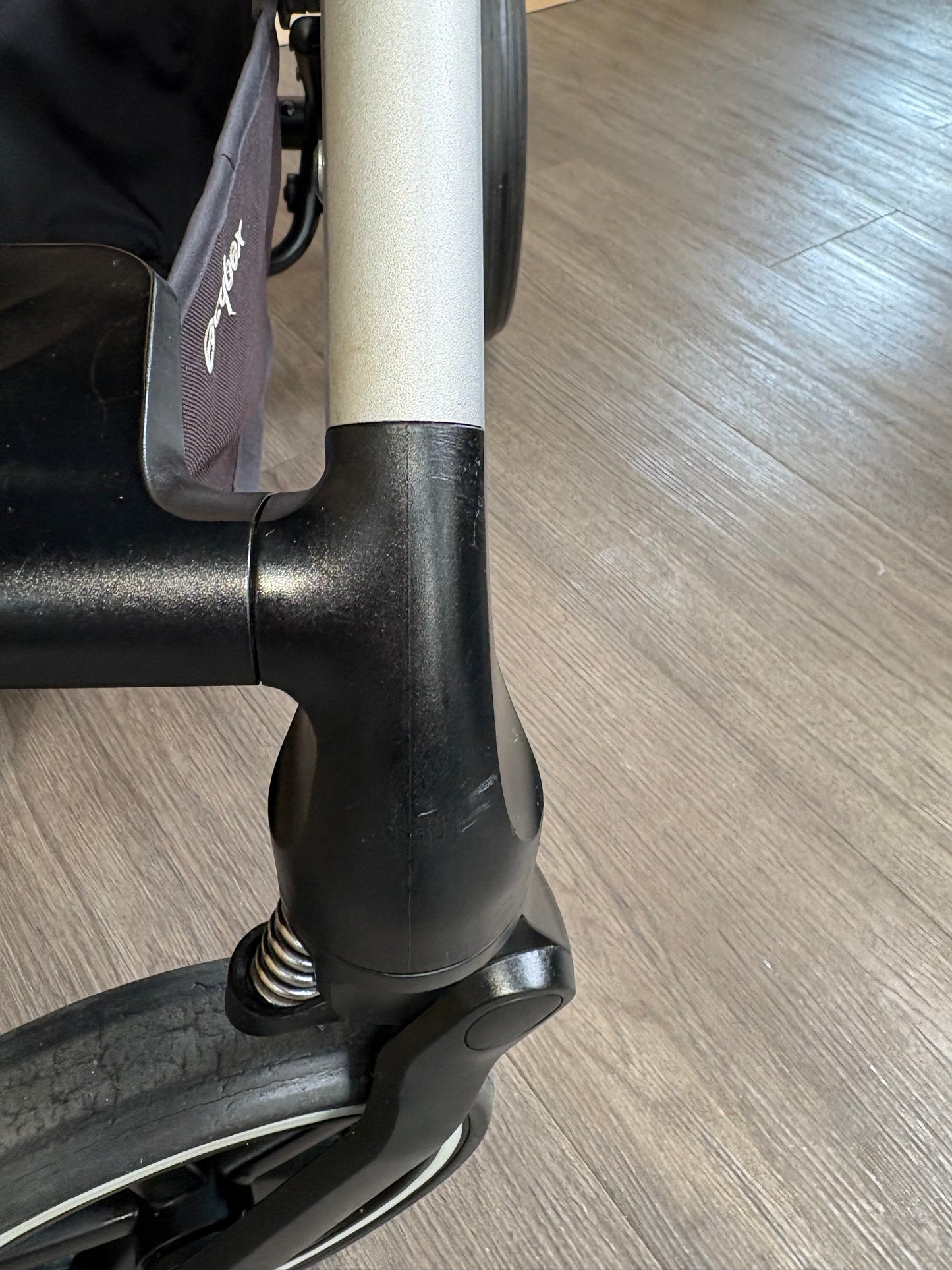PRE LOVED Cybex Balios 2-in-1 Travel System - Manhattan Grey