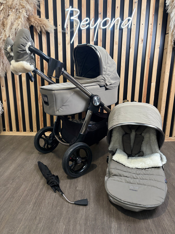 PRE LOVED Mamas & Papas Ocarro Travel System - Everest