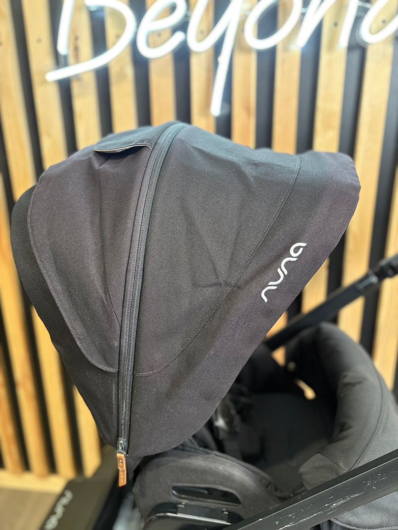 PRE LOVED Nuna Mixx Travel System - Caviar