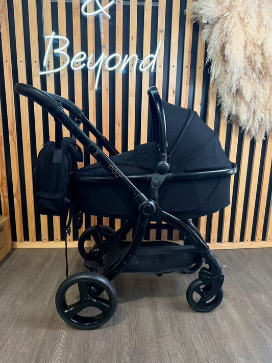 PRE LOVED egg3 Travel System - Black Edition