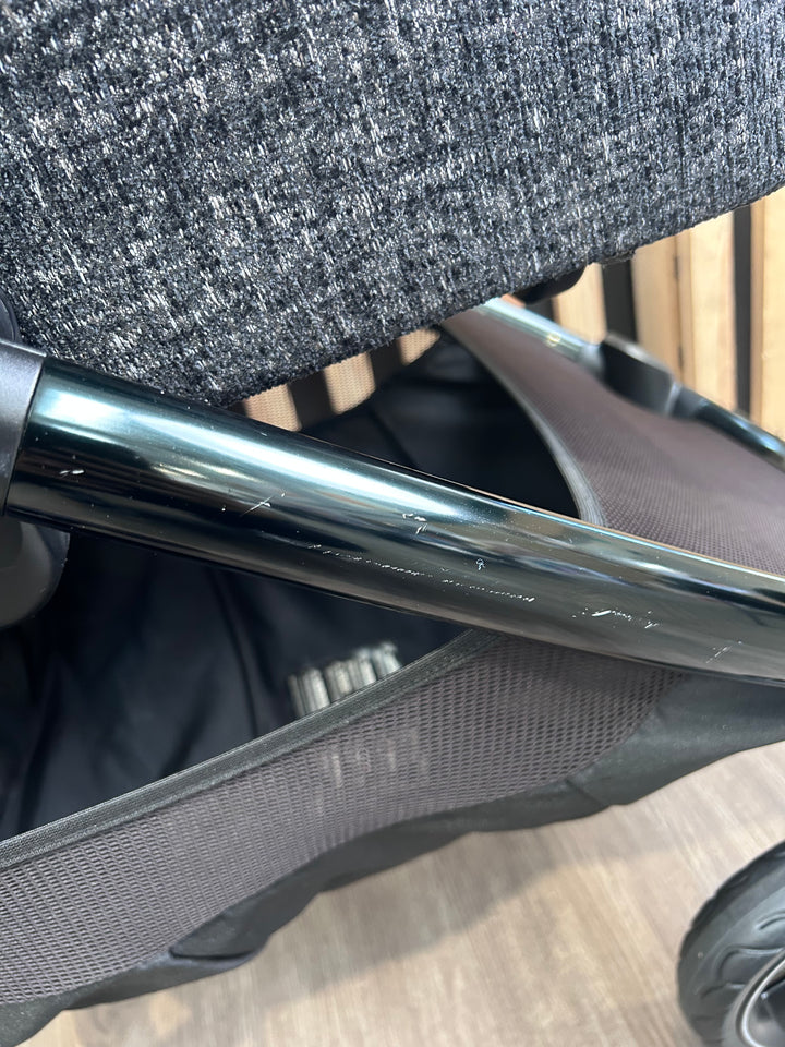 PRE LOVED Mamas & Papas Ocarro Travel System - Opulence