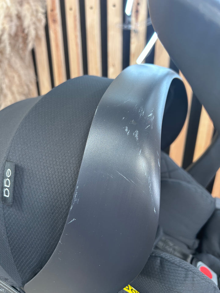 PRE LOVED egg2 Travel System - Just Black