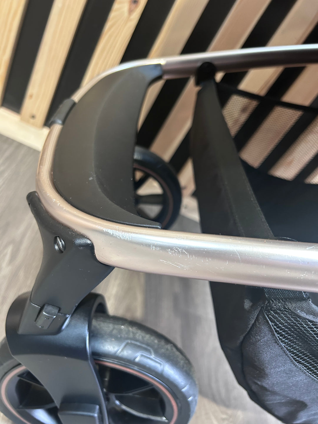 PRE LOVED Zummi Solo Travel System - Black & Rose Gold