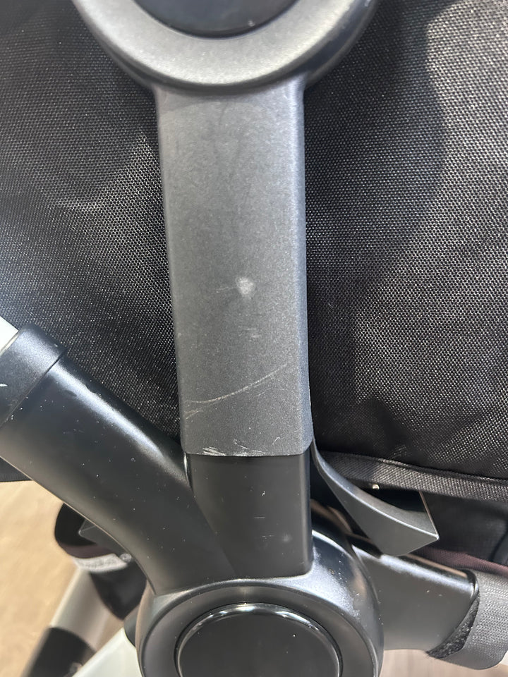 PRE LOVED Bugaboo Donkey2 Twin Bundle - Black/Grey Melange