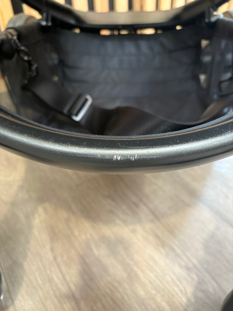 PRE LOVED iCandy Peach 7 Travel System - Jet/Black