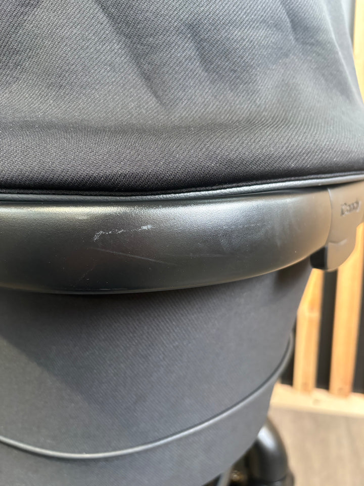 EX DISPLAY iCandy Peach 7 Travel System - Jet Black