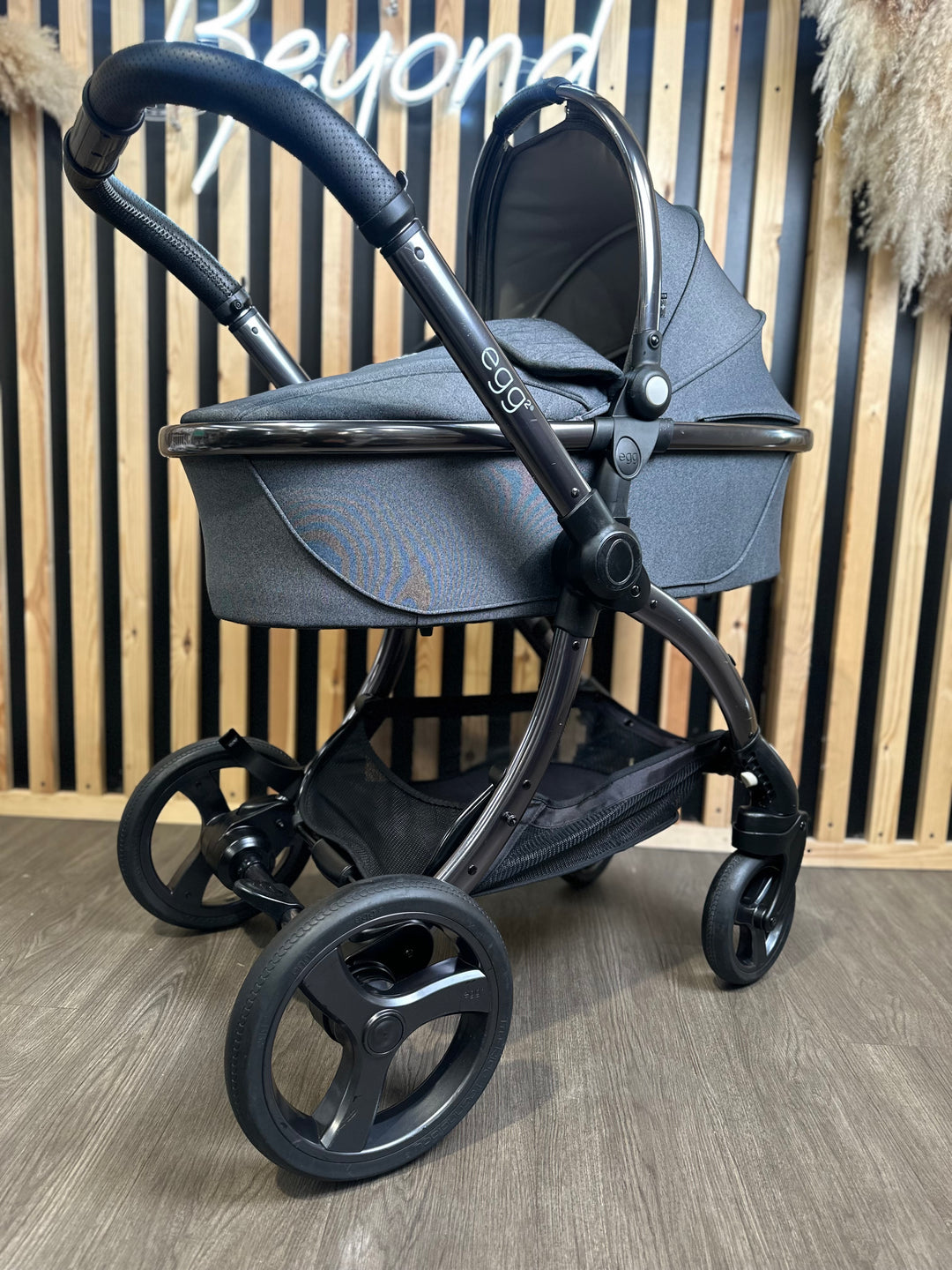 PRE LOVED egg2 Travel System - Quartz